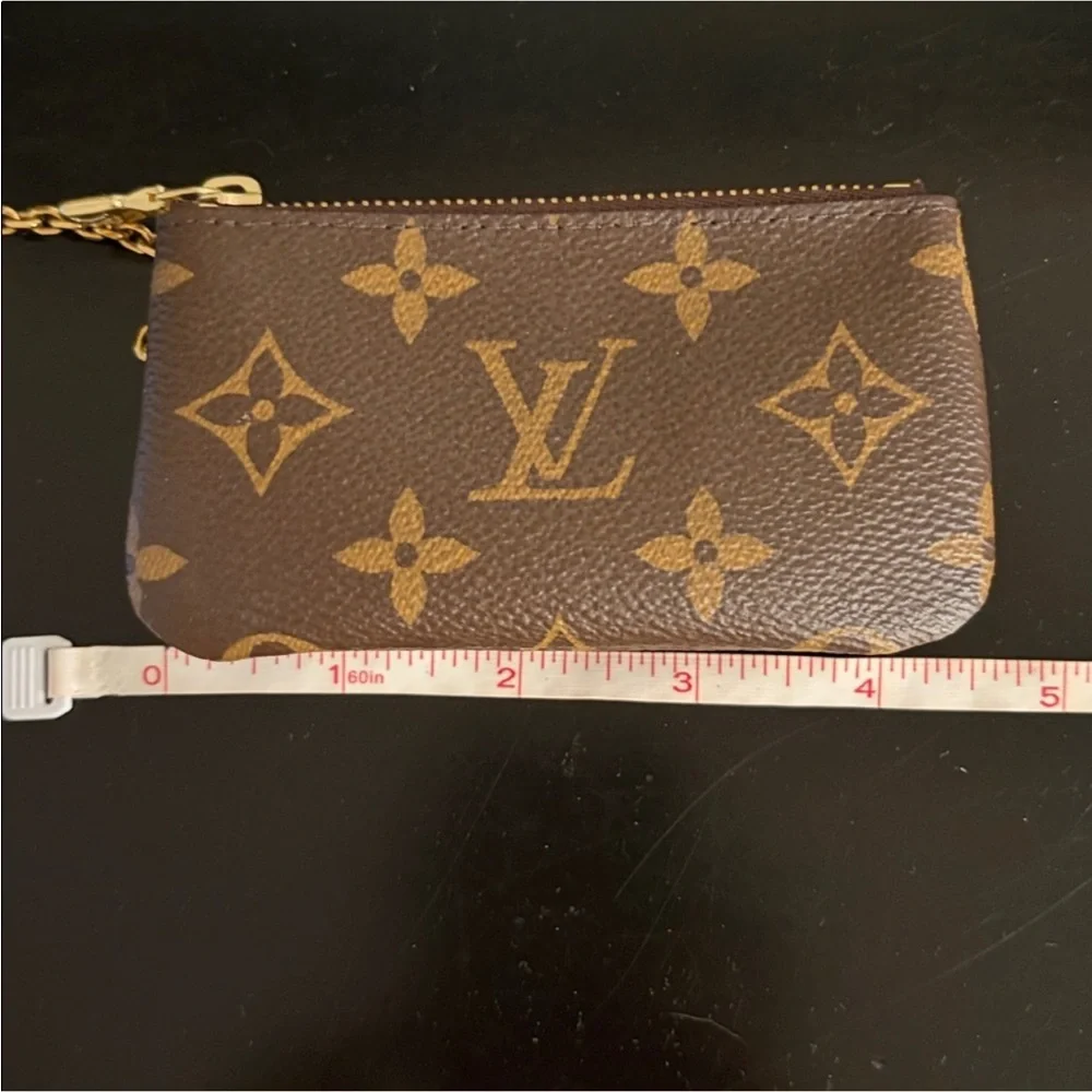 Louis Vuitton Monogram Canvas Key Pouch - Picture 10 of 12
